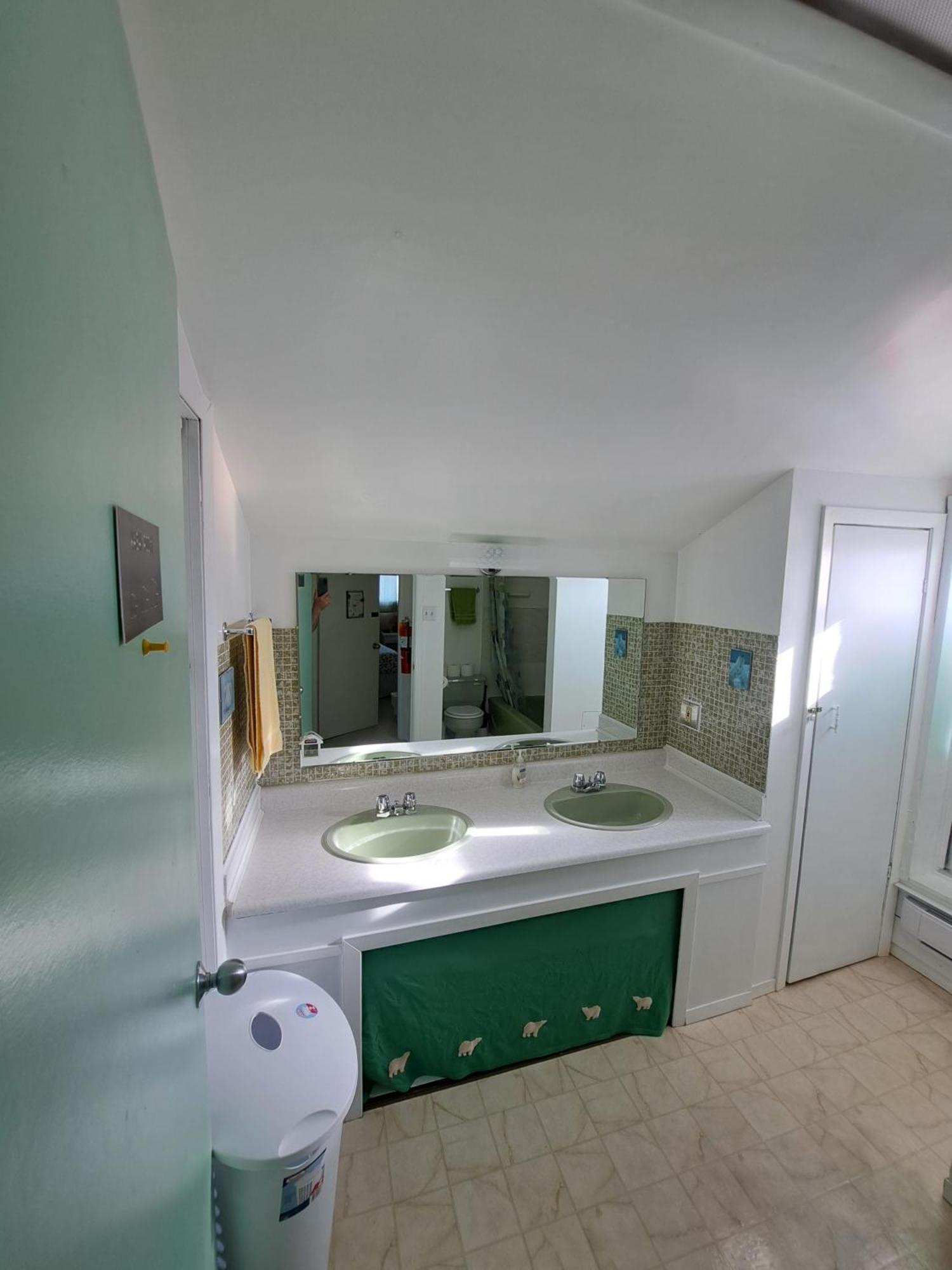 Polar Bear Bed And Breakfast Churchill Bagian luar foto
